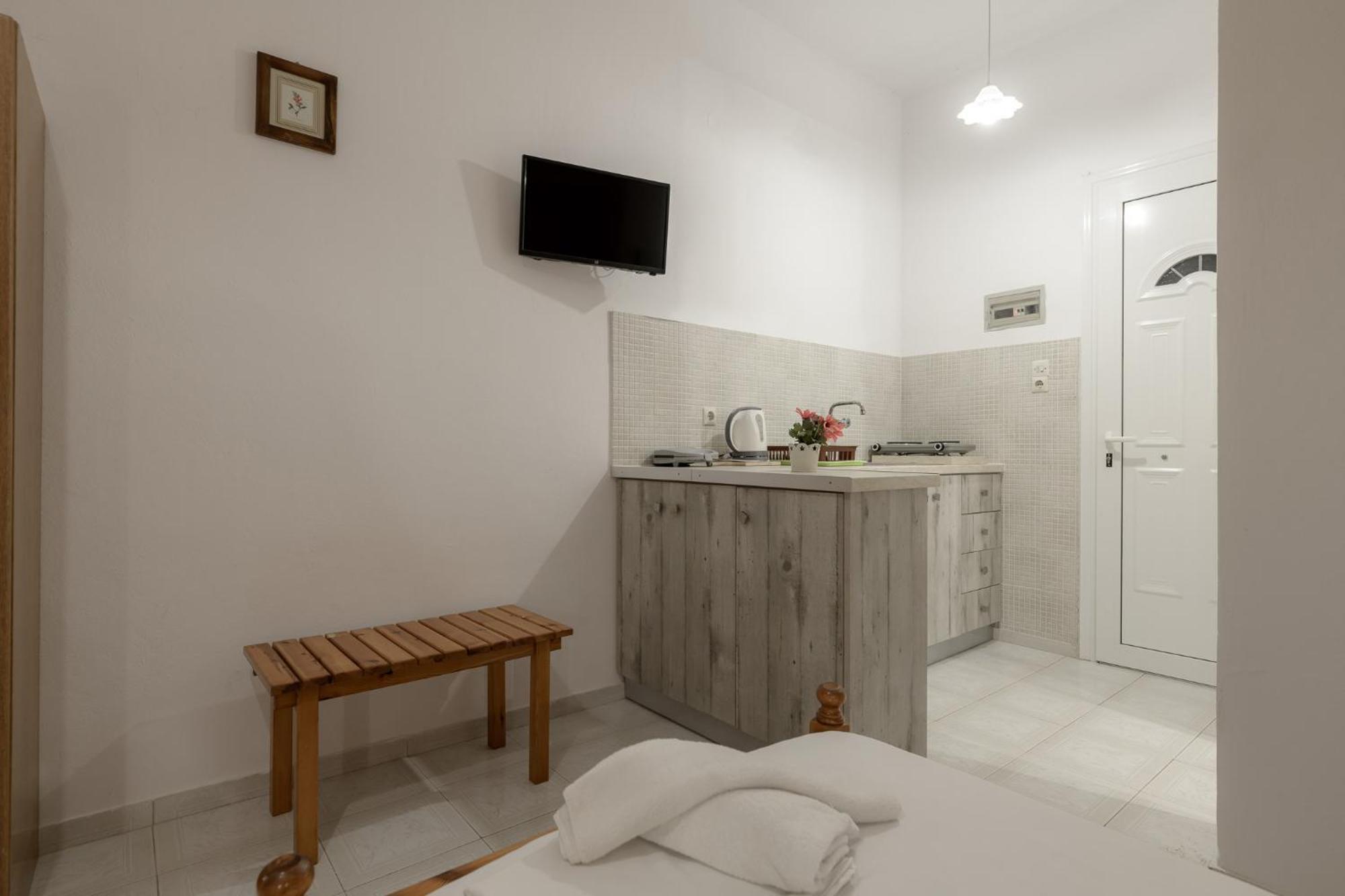 Anthi Studios & Apartments アリケス エクステリア 写真